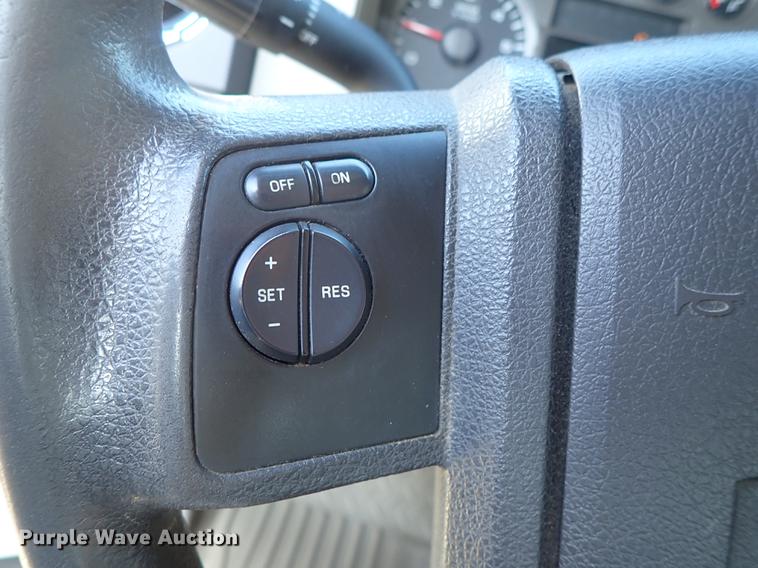 image for item DE5351 2008 Ford F350 Super Duty SuperCab pickup truck