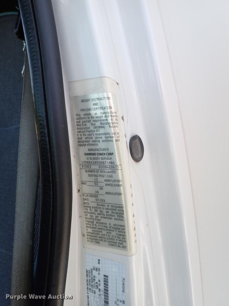 image for item DE5352 2003 Ford Econoline E450 handicap accessible shuttle bus