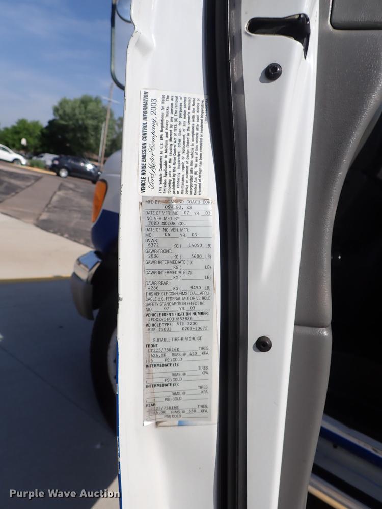image for item DE5352 2003 Ford Econoline E450 handicap accessible shuttle bus