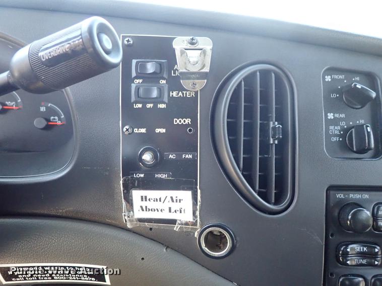 image for item DE5352 2003 Ford Econoline E450 handicap accessible shuttle bus