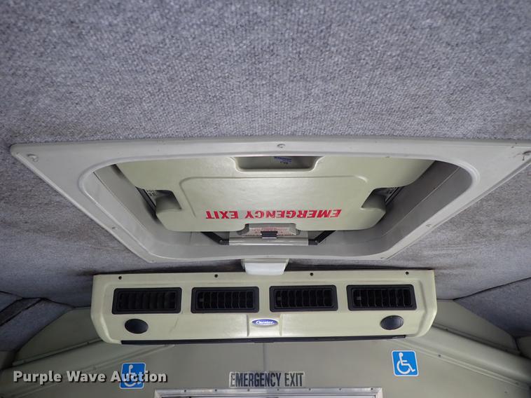 image for item DE5352 2003 Ford Econoline E450 handicap accessible shuttle bus