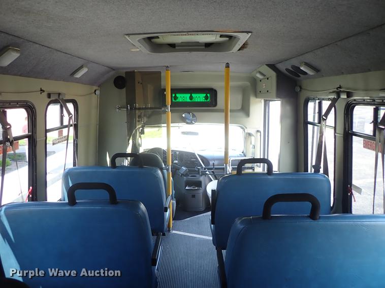 image for item DE5352 2003 Ford Econoline E450 handicap accessible shuttle bus
