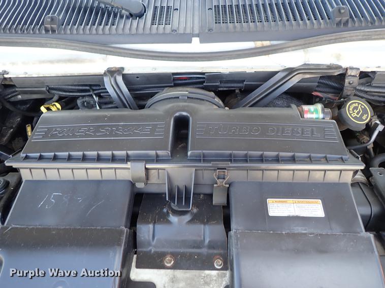 image for item DE5352 2003 Ford Econoline E450 handicap accessible shuttle bus