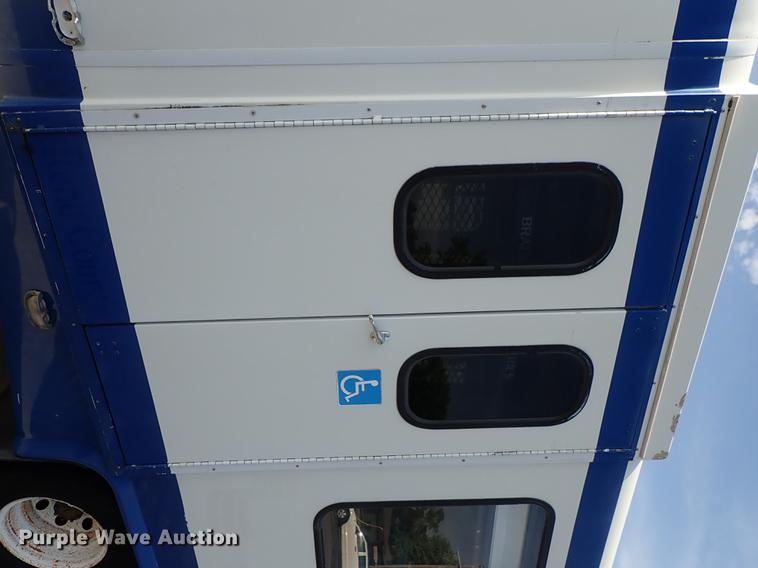 image for item DE5352 2003 Ford Econoline E450 handicap accessible shuttle bus