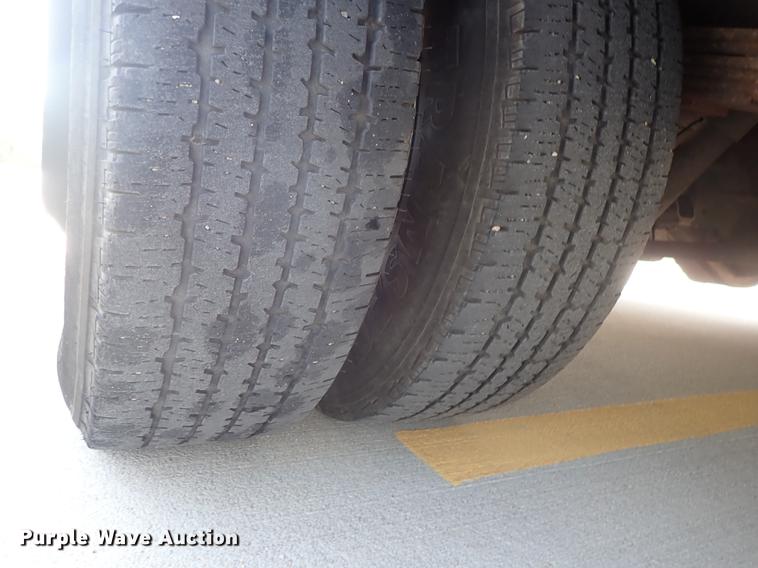 image for item DE5352 2003 Ford Econoline E450 handicap accessible shuttle bus