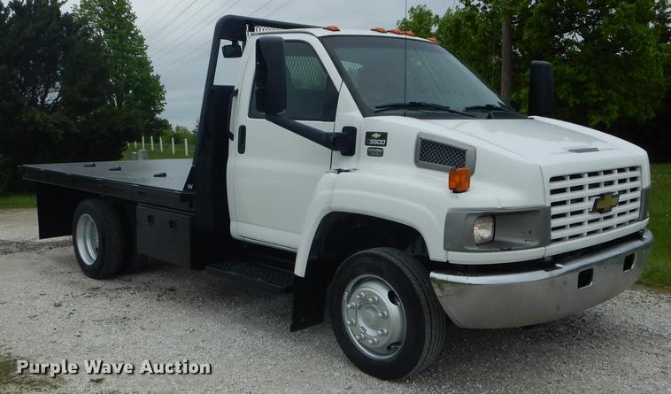 image for item DE8039 2007 Chevrolet C5500 flatbed truck