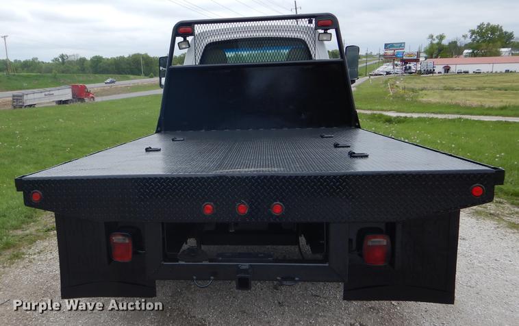 image for item DE8039 2007 Chevrolet C5500 flatbed truck