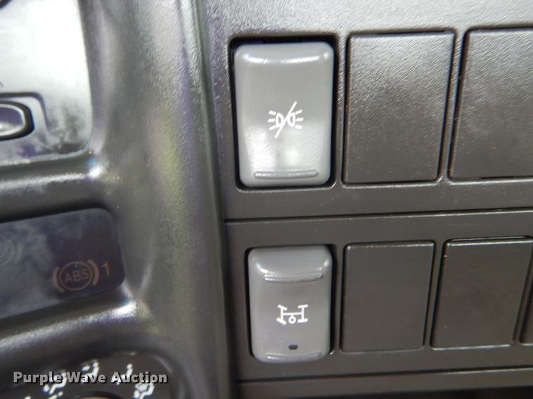 image for item DE8039 2007 Chevrolet C5500 flatbed truck