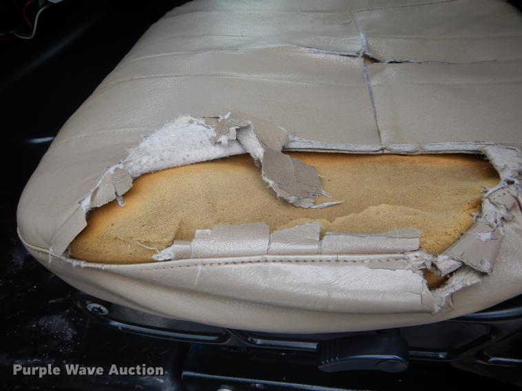 image for item DE8039 2007 Chevrolet C5500 flatbed truck