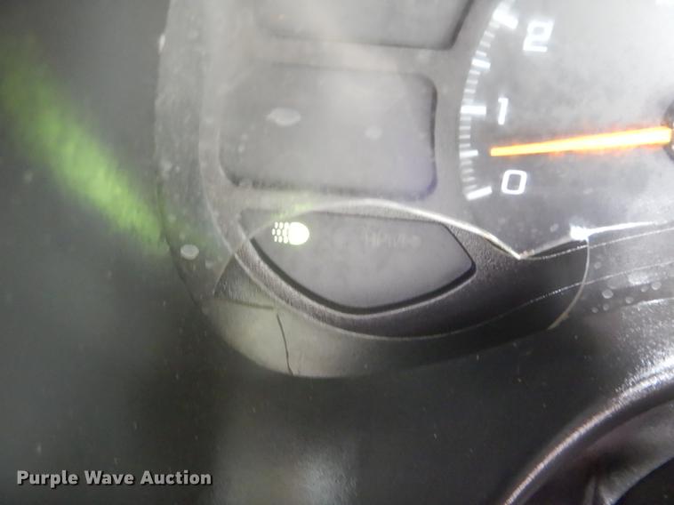 image for item DE8039 2007 Chevrolet C5500 flatbed truck