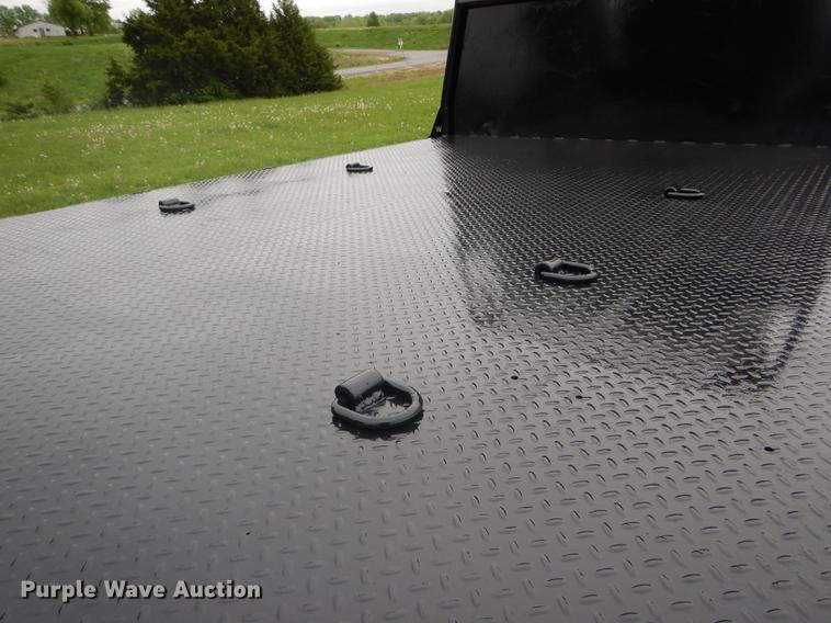 image for item DE8039 2007 Chevrolet C5500 flatbed truck