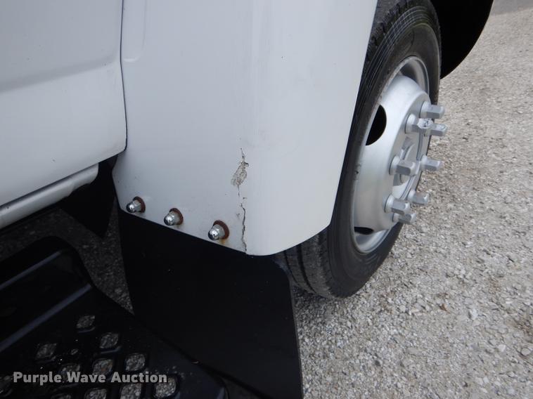 image for item DE8039 2007 Chevrolet C5500 flatbed truck