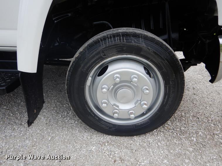 image for item DE8039 2007 Chevrolet C5500 flatbed truck