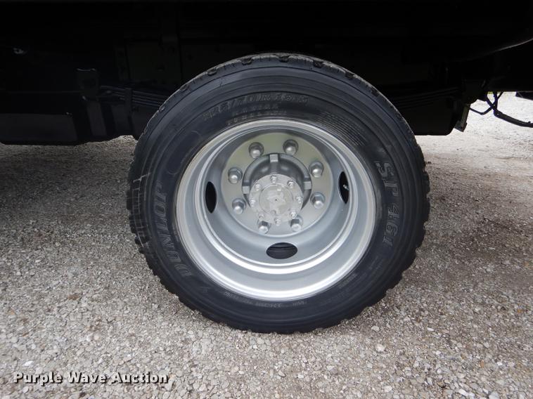 image for item DE8039 2007 Chevrolet C5500 flatbed truck