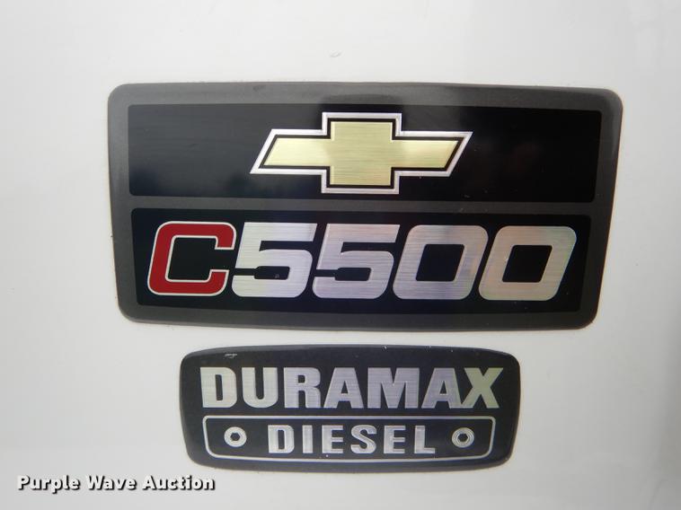 image for item DE8039 2007 Chevrolet C5500 flatbed truck