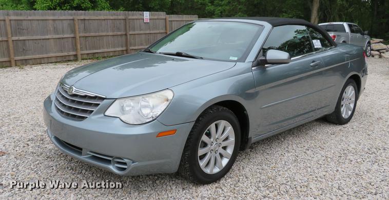 image for item DE8061 2010 Chrysler Sebring Touring convertible