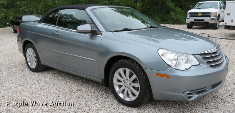 image for item DE8061 2010 Chrysler Sebring Touring convertible