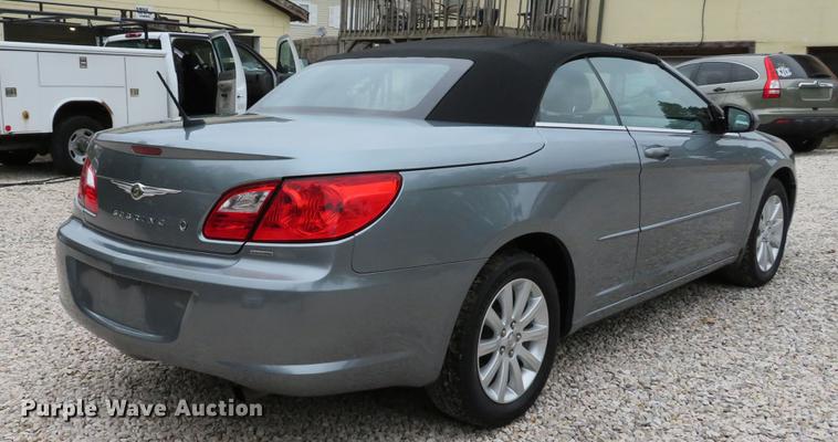 image for item DE8061 2010 Chrysler Sebring Touring convertible