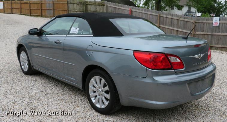 image for item DE8061 2010 Chrysler Sebring Touring convertible