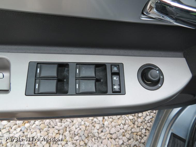 image for item DE8061 2010 Chrysler Sebring Touring convertible