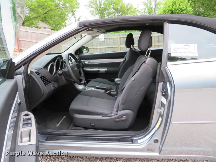 image for item DE8061 2010 Chrysler Sebring Touring convertible