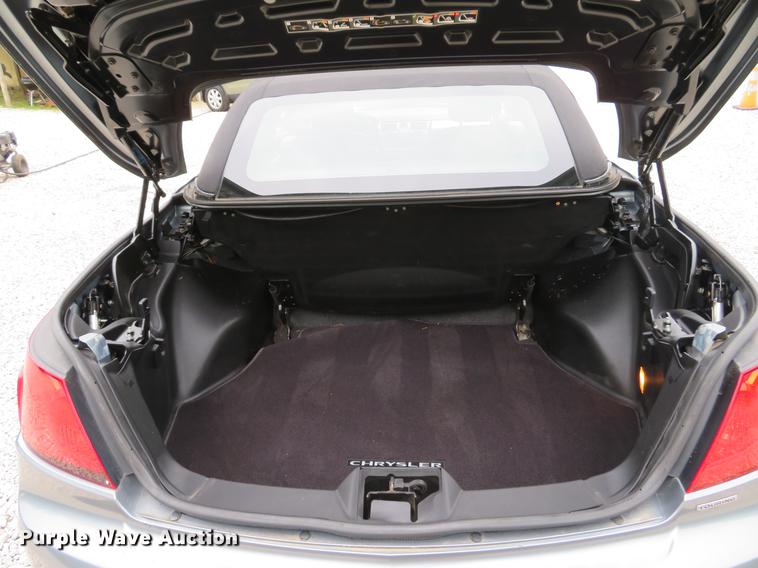 image for item DE8061 2010 Chrysler Sebring Touring convertible