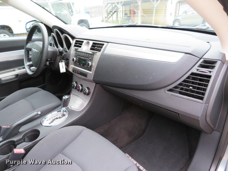 image for item DE8061 2010 Chrysler Sebring Touring convertible