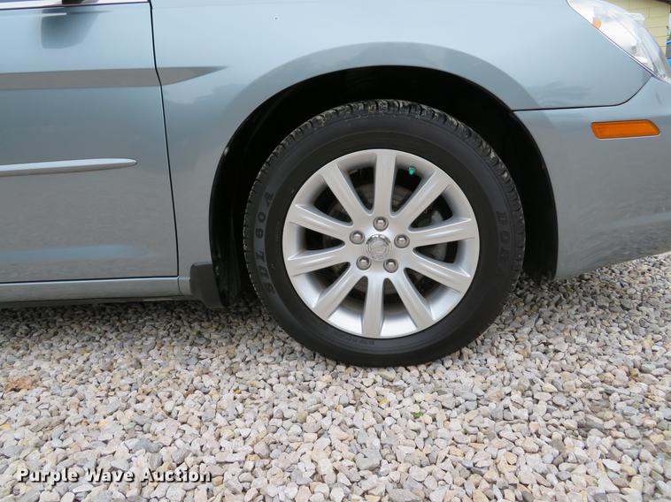 image for item DE8061 2010 Chrysler Sebring Touring convertible