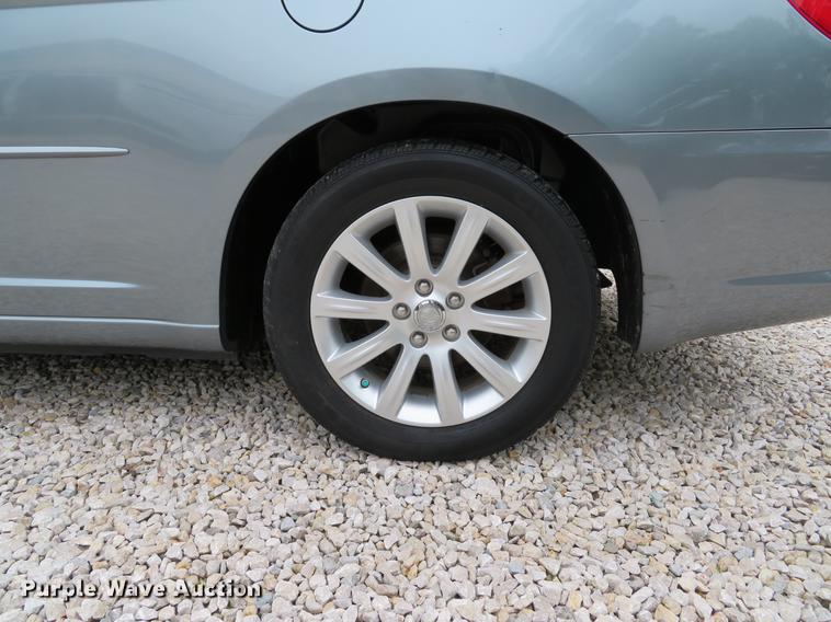 image for item DE8061 2010 Chrysler Sebring Touring convertible