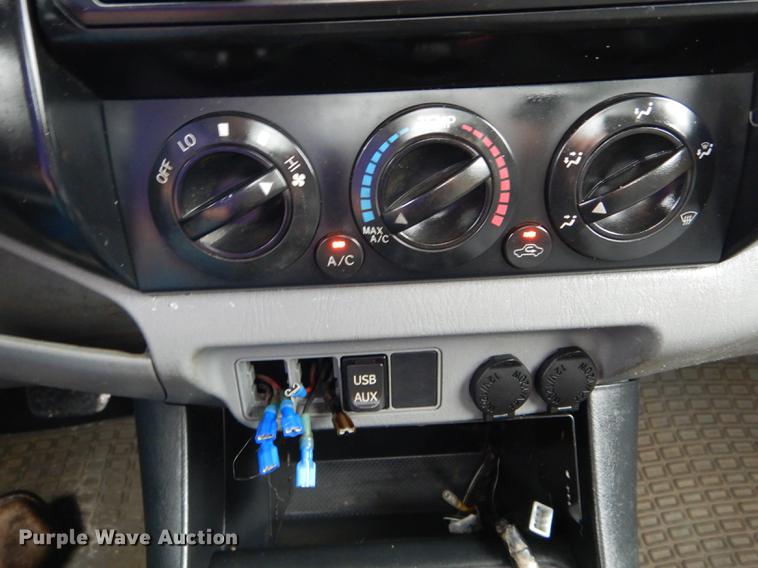 image for item DE8378 2014 Toyota Tacoma utility bed pickup truck