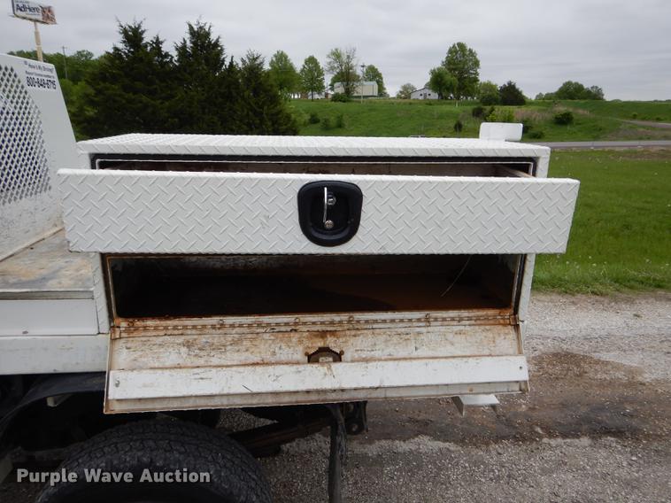 image for item DE8378 2014 Toyota Tacoma utility bed pickup truck