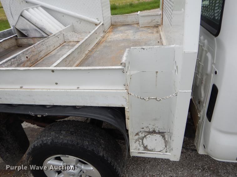 image for item DE8378 2014 Toyota Tacoma utility bed pickup truck