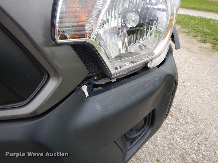 image for item DE8378 2014 Toyota Tacoma utility bed pickup truck