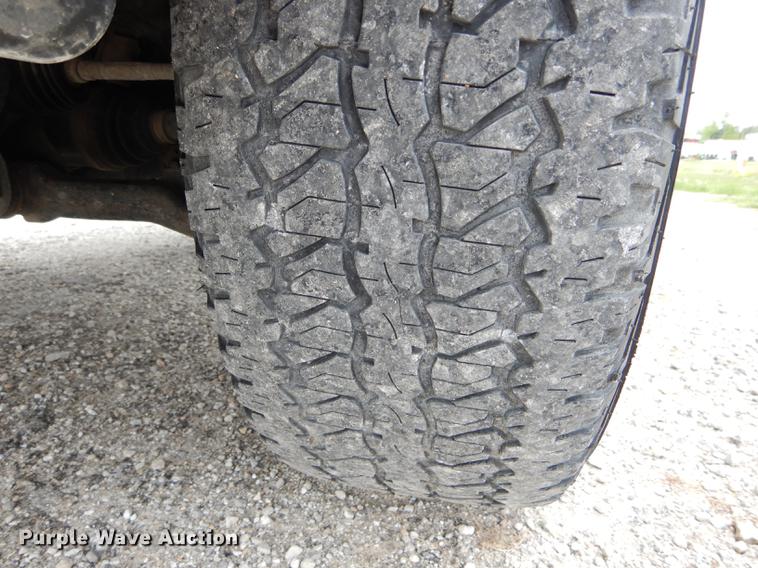 image for item DE8378 2014 Toyota Tacoma utility bed pickup truck