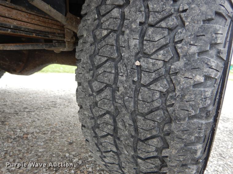 image for item DE8378 2014 Toyota Tacoma utility bed pickup truck