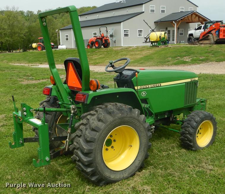 image for item DE8386 2006 John Deere 790 MFWD tractor