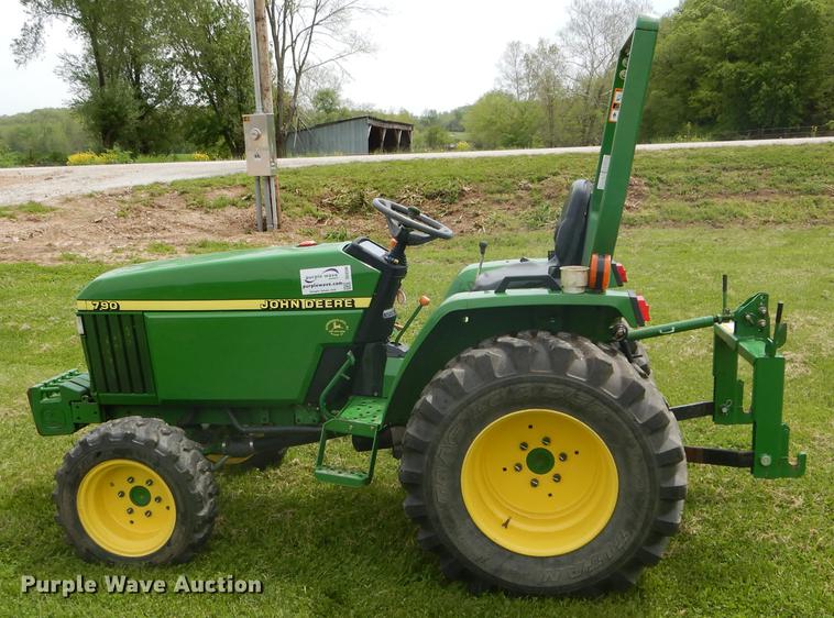 image for item DE8386 2006 John Deere 790 MFWD tractor