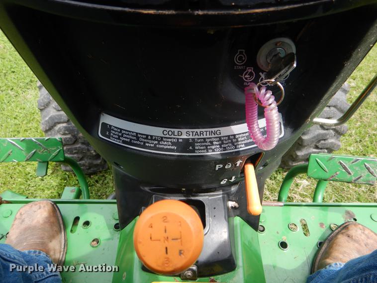 image for item DE8386 2006 John Deere 790 MFWD tractor