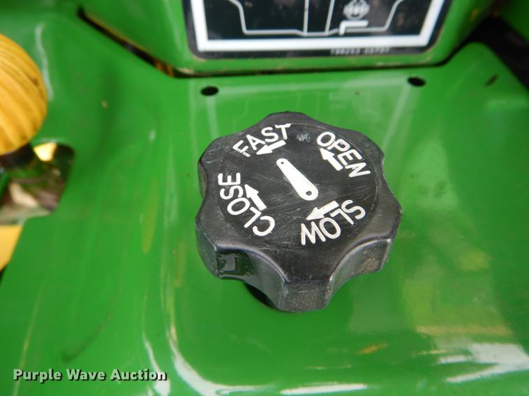 image for item DE8386 2006 John Deere 790 MFWD tractor