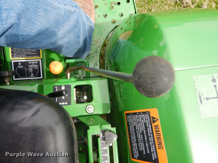 image for item DE8386 2006 John Deere 790 MFWD tractor