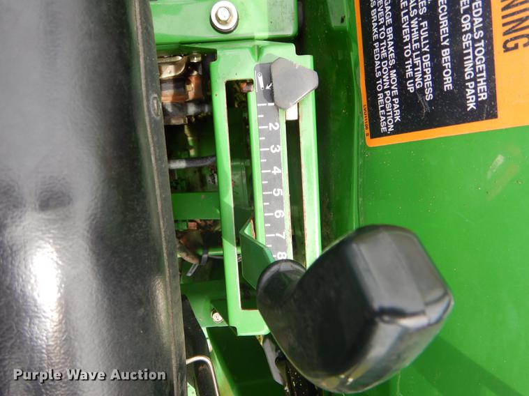 image for item DE8386 2006 John Deere 790 MFWD tractor