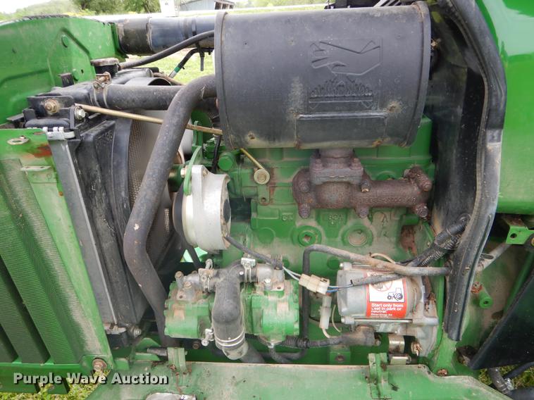 image for item DE8386 2006 John Deere 790 MFWD tractor