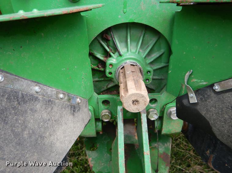 image for item DE8386 2006 John Deere 790 MFWD tractor