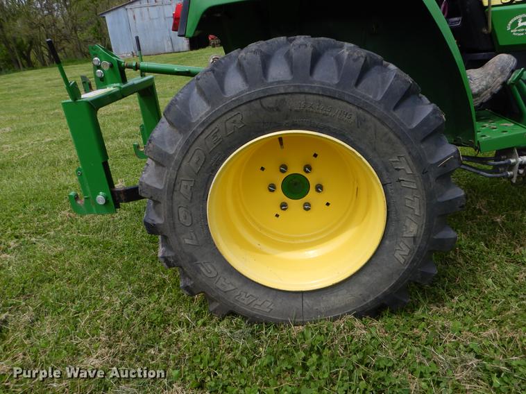 image for item DE8386 2006 John Deere 790 MFWD tractor