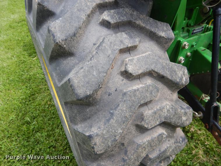 image for item DE8386 2006 John Deere 790 MFWD tractor