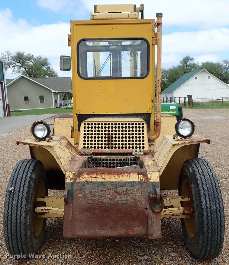 image for item DF1179 Hyster P80A forklift