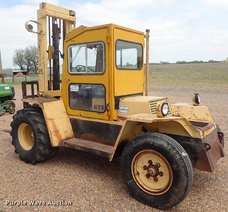 image for item DF1179 Hyster P80A forklift
