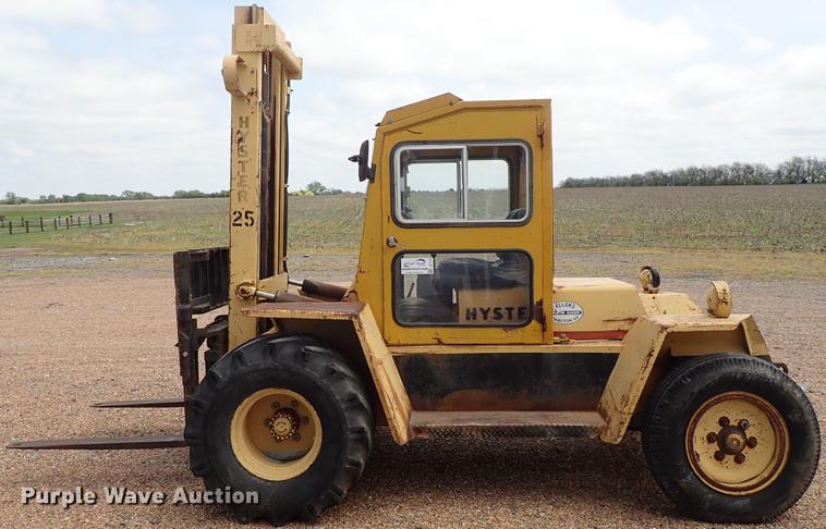 image for item DF1179 Hyster P80A forklift