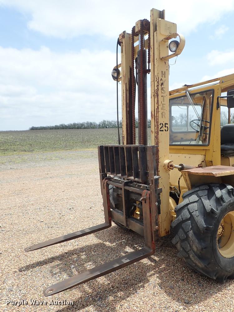 image for item DF1179 Hyster P80A forklift