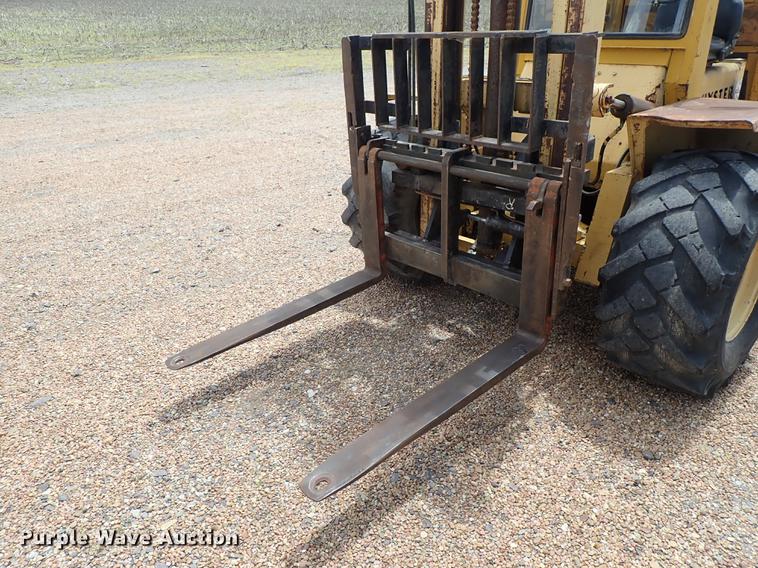 image for item DF1179 Hyster P80A forklift